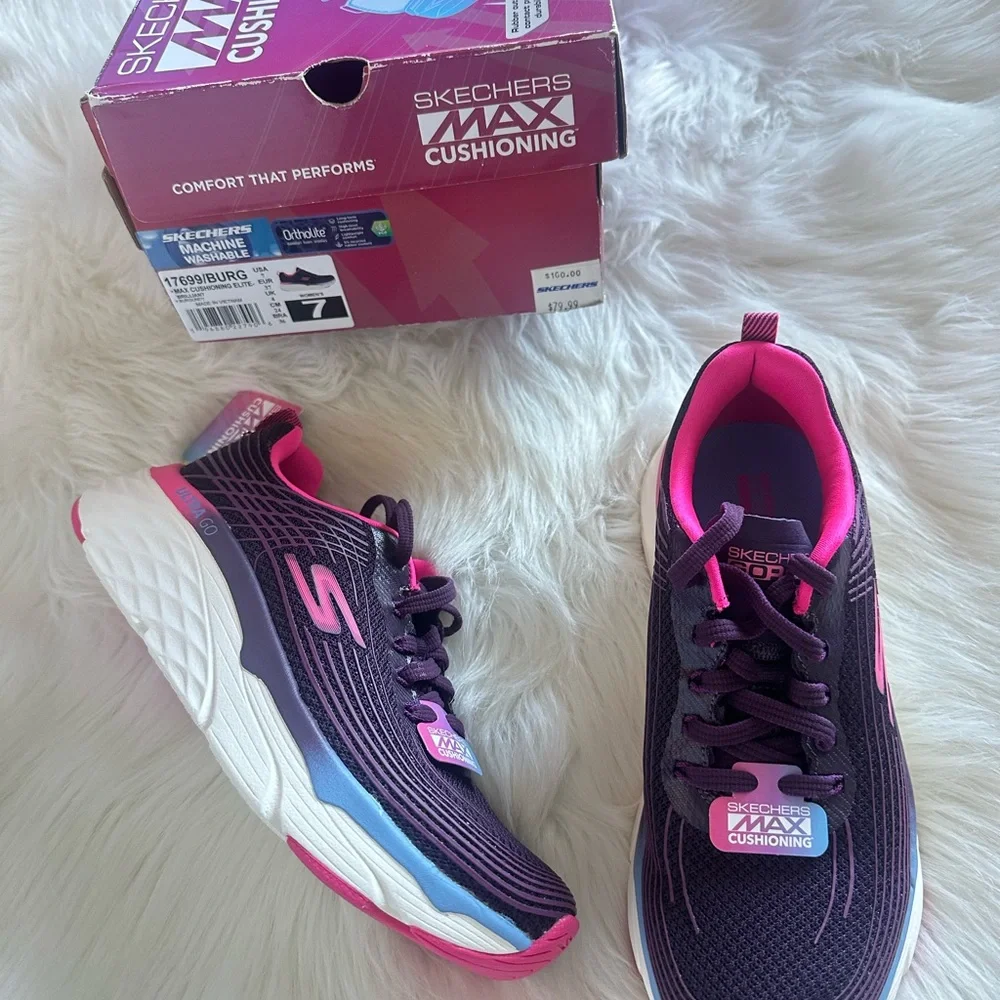 SKECHERS NEW Max Cushioning Ultra Go. Size 7. - Picture 8 of 16